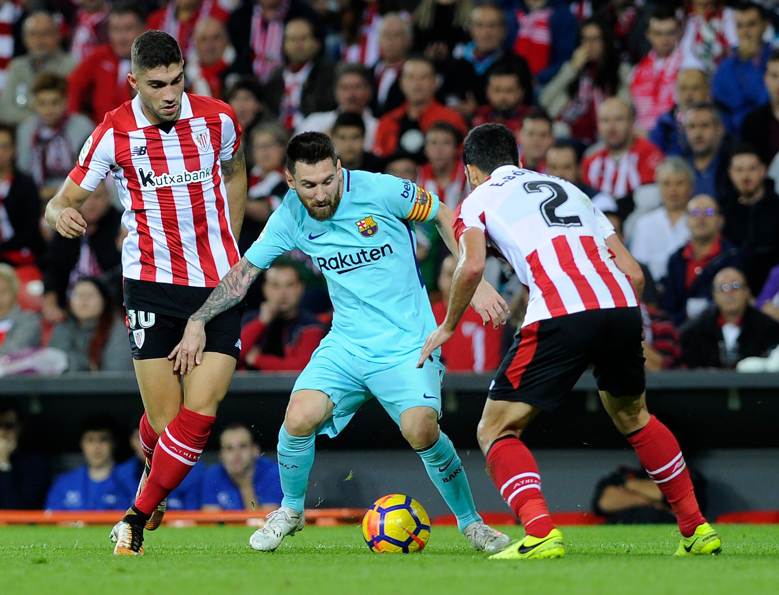 descubre la cronología completa de los enfrentamientos entre barça y athletic, repasando los momentos más destacados de esta histórica rivalidad en el fútbol español.