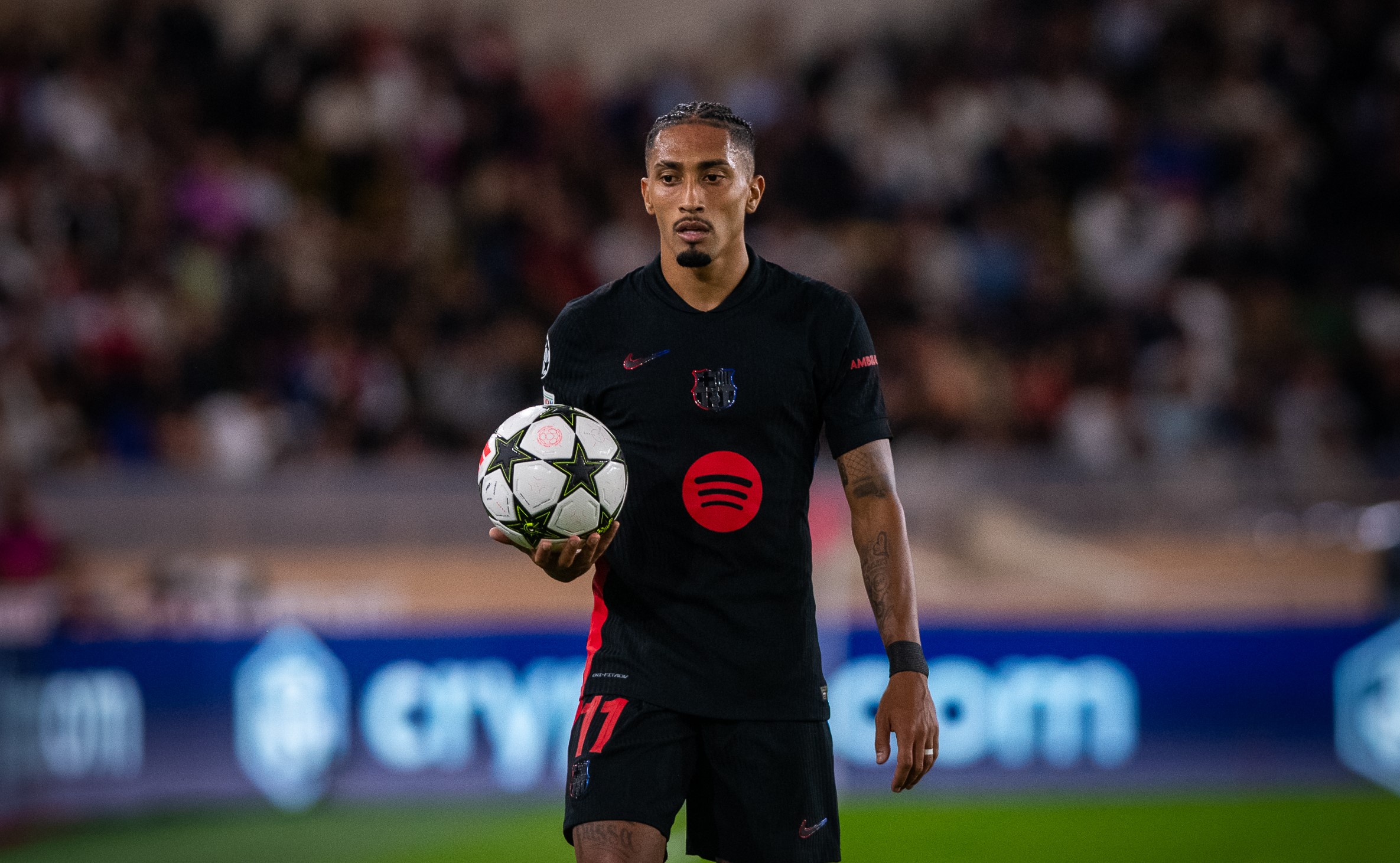 descubre la historia de los enfrentamientos entre mónaco y barça, con análisis de los partidos más importantes, estadísticas y momentos destacados de este emocionante duelo futbolístico.