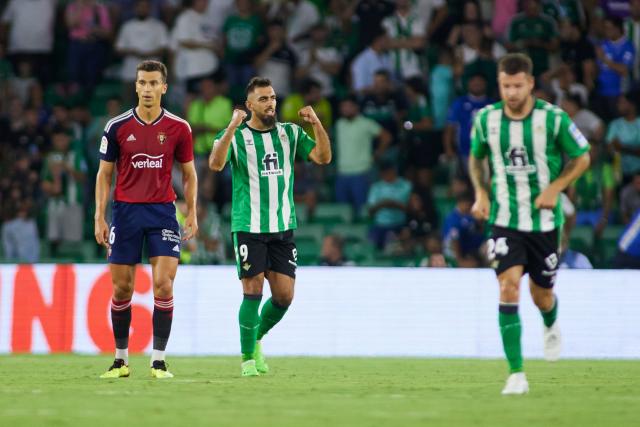 descubre la histórica rivalidad entre el betis y el sevilla, dos equipos emblemáticos de la ciudad andaluza que viven con pasión uno de los derbis más intensos del fútbol español.
